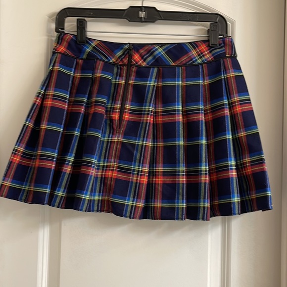♻️📸La Senza Blue Red Yellow Green Plaid Pleated Mini Skirt size Medium - Picture 9 of 12